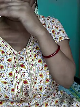 Snapshot of MUMTAJ-1 chatting on 05/10/26, 01:42 MUMTAJ-1 online show from 05/10/26, 01:42