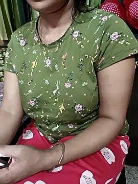 Snapshot of MUMTAJ-1 chatting on 10/06/25, 04:30 MUMTAJ-1 online show from 10/06/25, 04:30