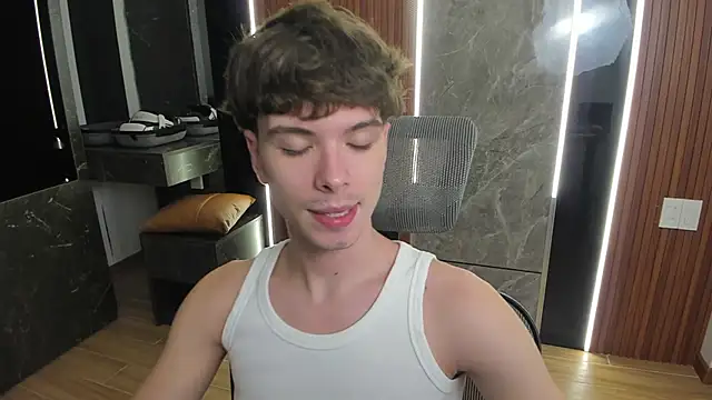 Snapshot of calvin_love_you chatting on 06/07/26, 05:07 calvin love you online show from 06/07/26, 05:07