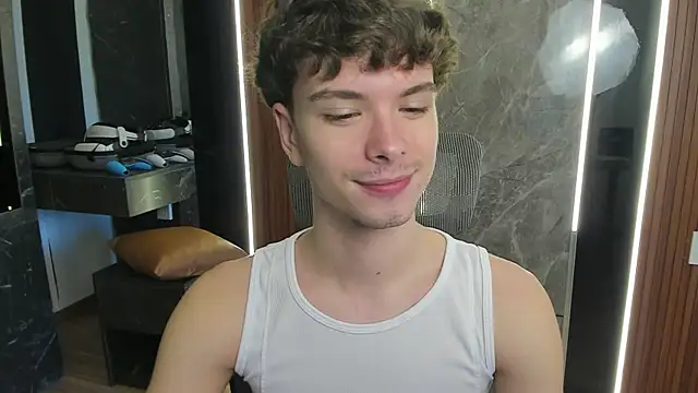Snapshot of calvin_love_you chatting on 07/12/26, 09:43 calvin love you online show from 07/12/26, 09:43