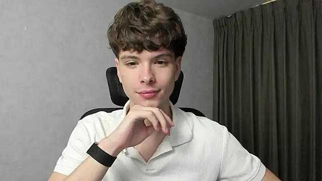 Snapshot of calvin_love_you chatting on 03/01/26, 05:13 calvin love you online show from 03/01/26, 05:13