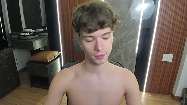 Snapshot of calvin_love_you chatting on 07/01/26, 02:06 calvin love you online show from 07/01/26, 02:06