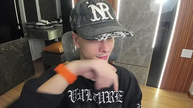 calvin love you online show from 06/02/26, 05:13