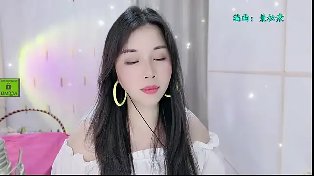 Snapshot of HK_angelchloe chatting on 10/16/25, 01:52 HK angelchloe online show from 10/16/25, 01:52