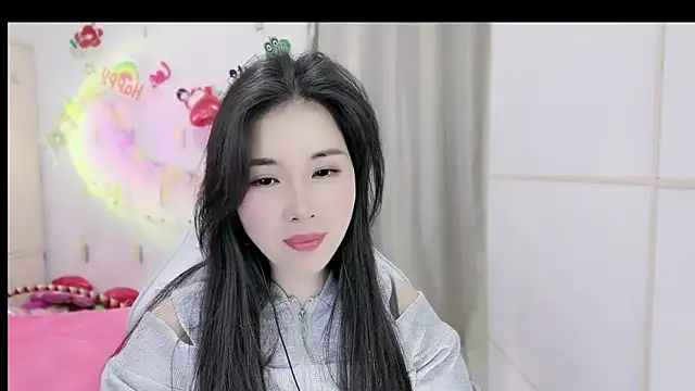 HK angelchloe online show from 11/16/25, 11:15