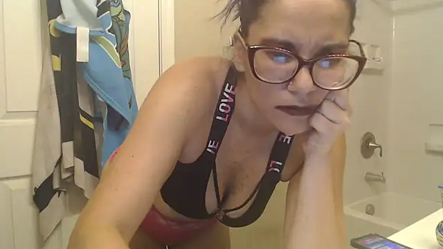 Snapshot of ManaB88 chatting on 04/30/26, 01:45 ManaB88 online show from 04/30/26, 01:45