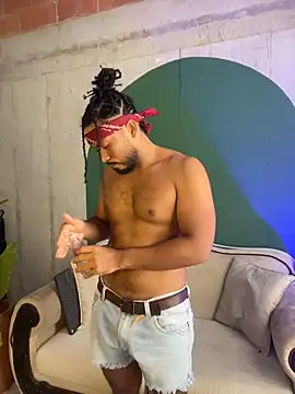 noah jones   online show from 02/11/26, 04:18