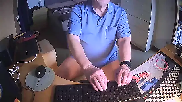 Snapshot of pong_mod_55 chatting on 02/03/25, 02:13 pong mod 55 online show from 02/03/25, 02:13