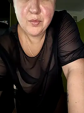 Snapshot of Annet1912 chatting on 11/10/25, 08:30 Annet1912 online show from 11/10/25, 08:30