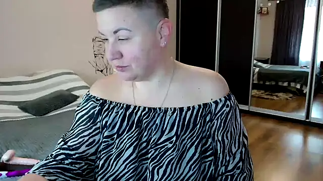 Snapshot of Annet1912 chatting on 09/19/25, 08:40 Annet1912 online show from 09/19/25, 08:40