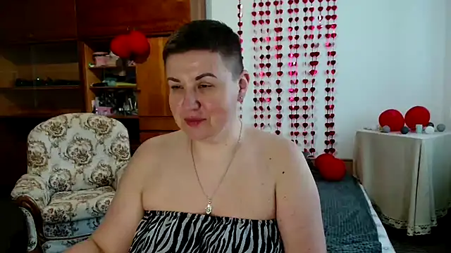 Snapshot of Annet1912 chatting on 02/25/25, 12:49 Annet1912 online show from 02/25/25, 12:49