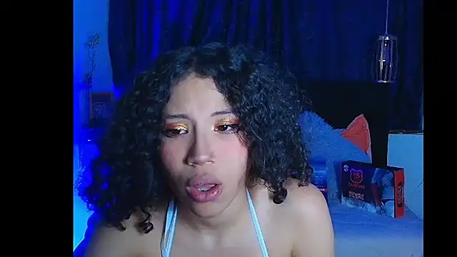 Snapshot of avans_15 chatting on 02/15/25, 10:44 avans 15 online show from 02/15/25, 10:44