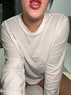 lilylush24 online show from 03/18/25, 11:22