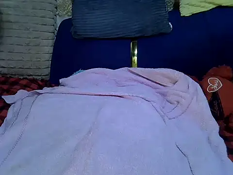 Snapshot of Soft_gal12 chatting on 11/18/25, 06:44 Soft gal12 online show from 11/18/25, 06:44