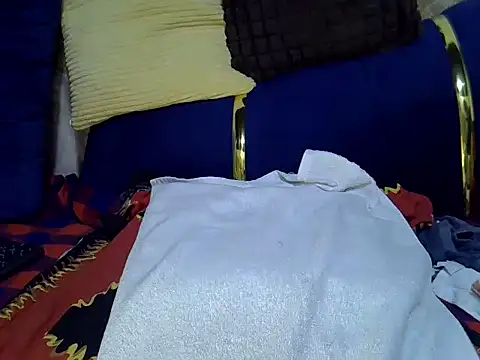 Snapshot of Soft_gal12 chatting on 11/12/25, 06:12 Soft gal12 online show from 11/12/25, 06:12