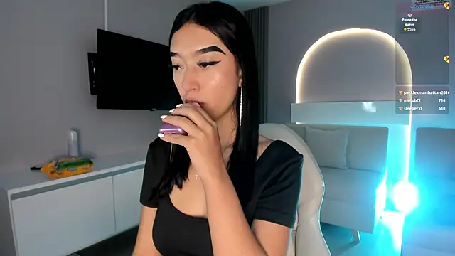 millieskinny  online show from 10/12/25, 12:01