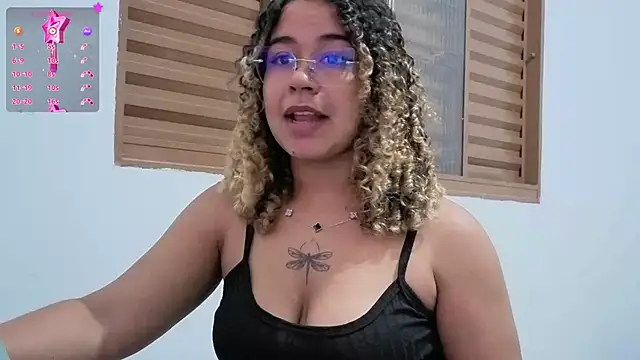 VitoriaFernandes online show from 01/07/26, 11:54