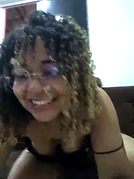 VitoriaFernandes online show from 02/19/26, 01:57