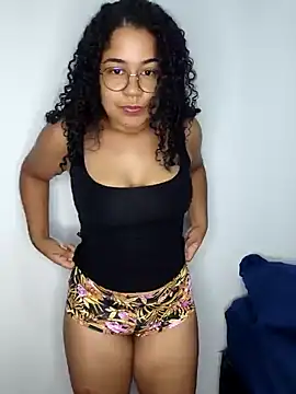 VitoriaFernandes online show from 02/14/25, 12:30
