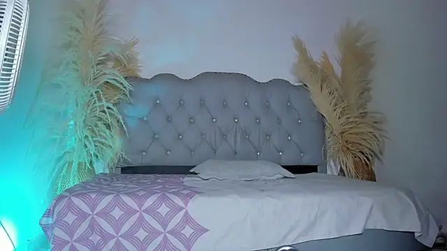 Tahiraa  online show from 02/25/26, 01:22