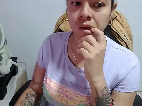 alexa-cooper- online show from 08/06/26, 01:28