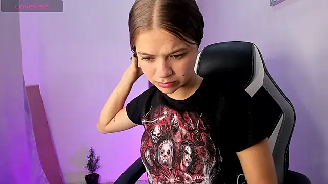 Snapshot of PaigeJayden chatting on 10/28/25, 03:18 PaigeJayden online show from 10/28/25, 03:18