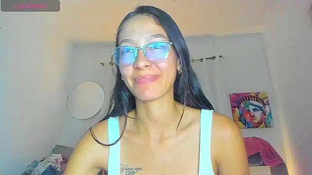 Snapshot of Sophie_sweett19 chatting on 06/18/26, 11:54 Sophie sweett19 online show from 06/18/26, 11:54