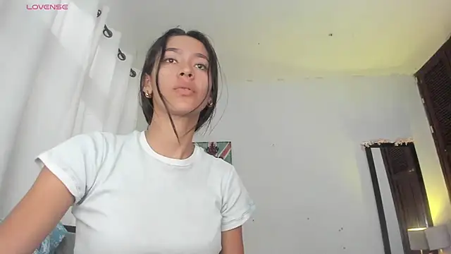 Sophie sweett19 online show from 10/10/25, 08:20