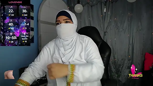 Snapshot of Falak-Yasin chatting on 10/19/25, 01:14 Falak-Yasin online show from 10/19/25, 01:14