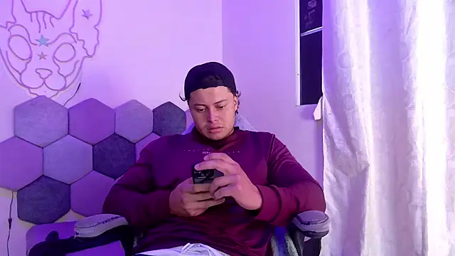 Snapshot of Horny_tgn chatting on 09/15/25, 12:27 Horny tgn online show from 09/15/25, 12:27