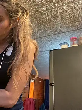 ValeriaLacrozee online show from 03/24/26, 05:02