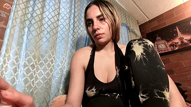 ValeriaLacrozee online show from 10/14/25, 07:03