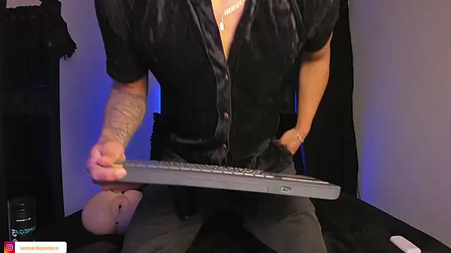 James1lee  online show from 03/02/25, 09:41