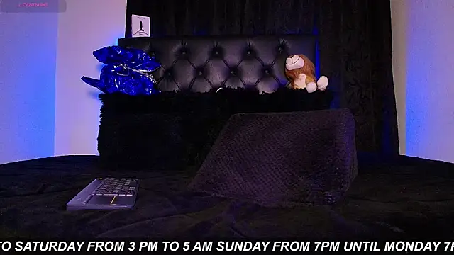 Snapshot of James1lee_ chatting on 07/13/26, 03:50 James1lee online show from 07/13/26, 03:50