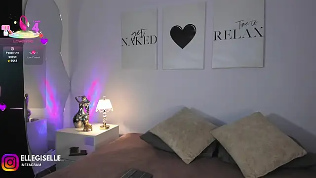 ElleGisellee online show from 05/06/26, 04:38