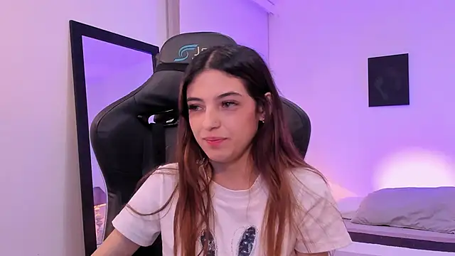 Snapshot of sofiarouge chatting on 11/11/25, 08:25 sofiarouge online show from 11/11/25, 08:25