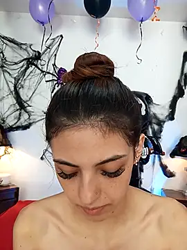 sofiarouge online show from 10/17/25, 07:48