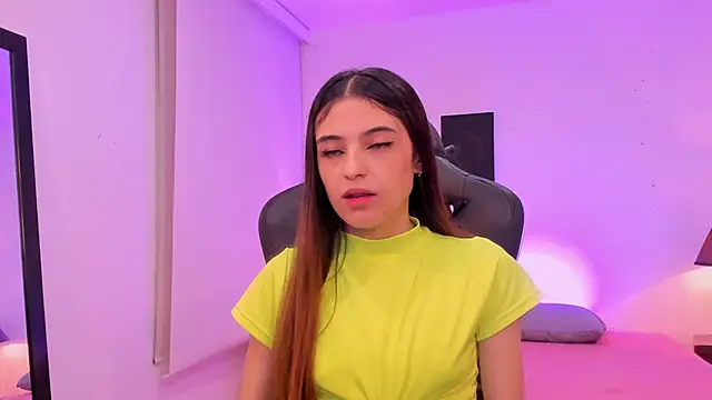 Snapshot of sofiarouge chatting on 12/02/25, 07:59 sofiarouge online show from 12/02/25, 07:59