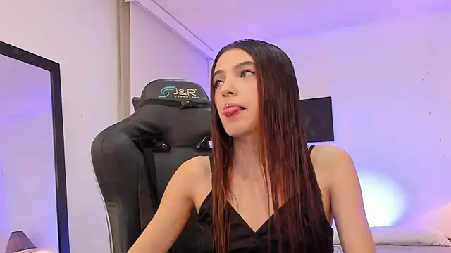 Snapshot of sofiarouge chatting on 11/28/25, 08:09 sofiarouge online show from 11/28/25, 08:09