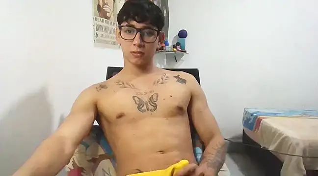 Snapshot of Dillom420 chatting on 03/11/25, 05:13 Dillom420 online show from 03/11/25, 05:13