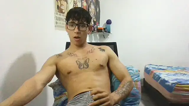 Snapshot of Dillom420 chatting on 02/26/25, 04:52 Dillom420 online show from 02/26/25, 04:52