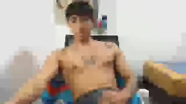 Snapshot of Dillom420 chatting on 02/02/25, 08:45 Dillom420 online show from 02/02/25, 08:45