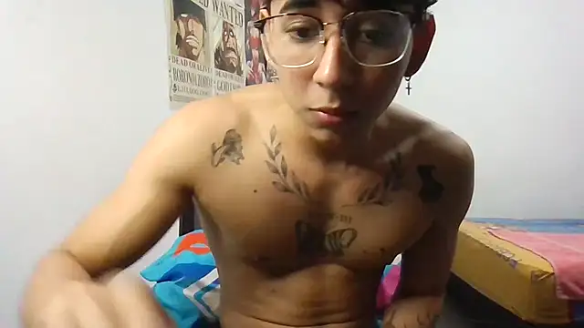 Snapshot of Dillom420 chatting on 01/29/25, 03:44 Dillom420 online show from 01/29/25, 03:44