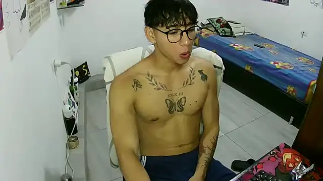 Snapshot of Dillom420 chatting on 10/09/25, 03:07 Dillom420 online show from 10/09/25, 03:07