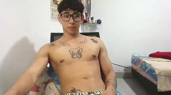 Snapshot of Dillom420 chatting on 03/13/25, 07:31 Dillom420 online show from 03/13/25, 07:31