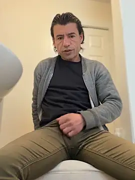 Snapshot of Natural_sexy33 chatting on 03/09/25, 02:54 Natural sexy33 online show from 03/09/25, 02:54