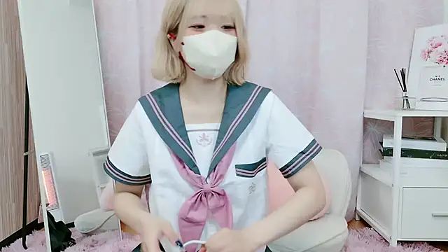 Snapshot of eimi_ch chatting on 12/15/24, 12:40 eimi ch online show from 12/15/24, 12:40