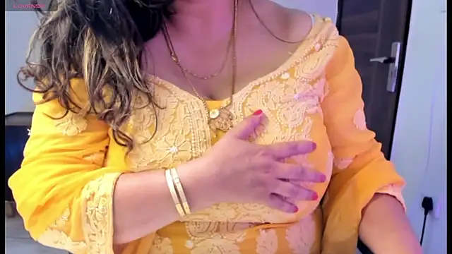 Gulabi Queen online show from 03/14/25, 05:13