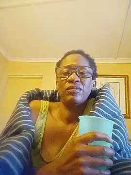 Snapshot of bustybillies chatting on 06/14/26, 02:29 bustybillies online show from 06/14/26, 02:29