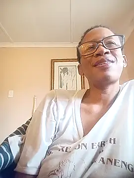 Snapshot of bustybillies chatting on 12/14/25, 05:46 bustybillies online show from 12/14/25, 05:46